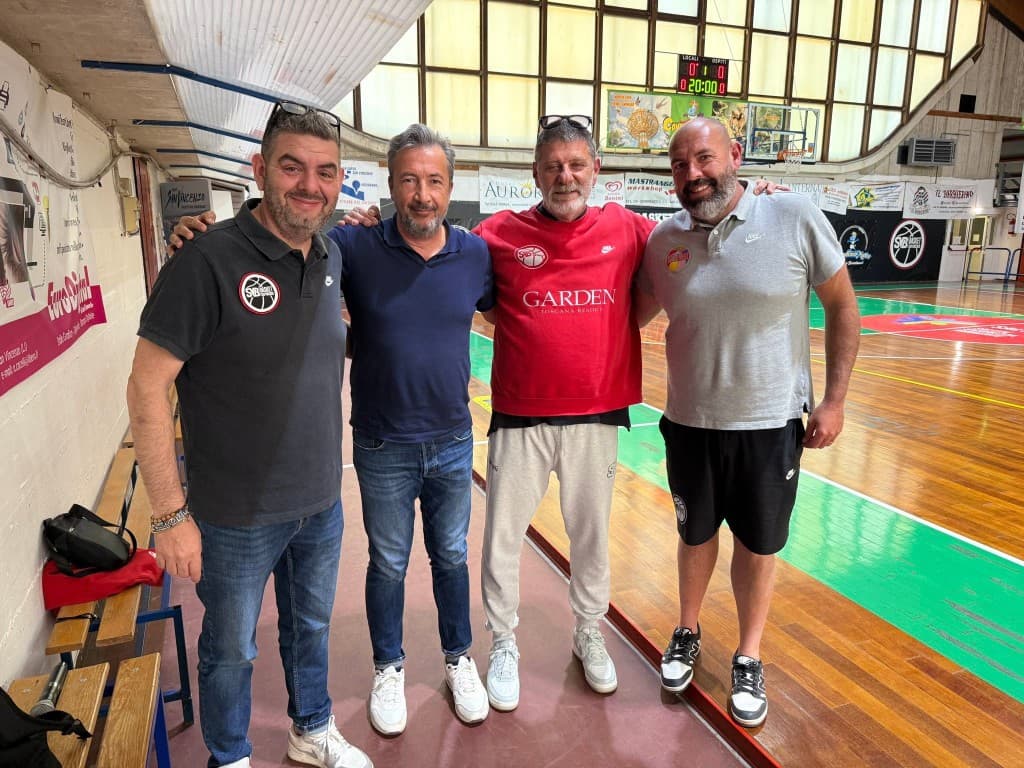 Staff e organizzatori del Trofeo Franco Sabatini in campo