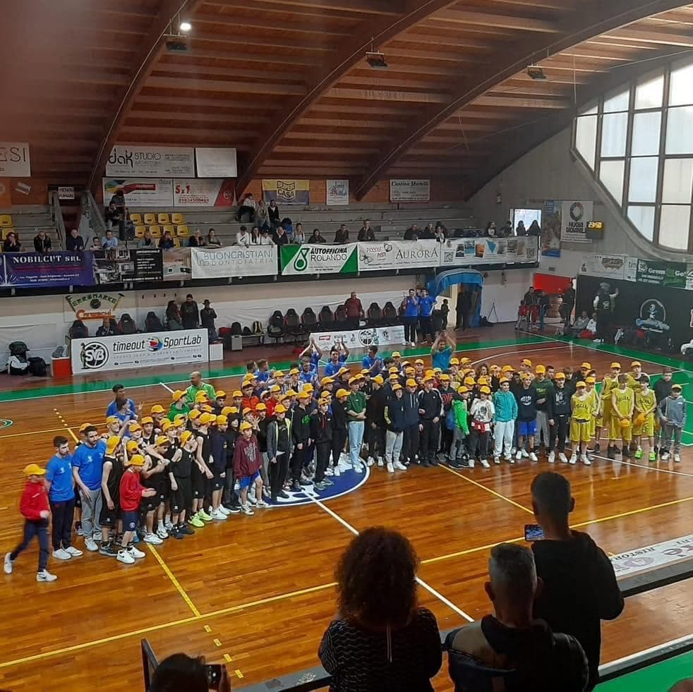 Foto di gruppo dei partecipanti al Trofeo Fosco Carloni