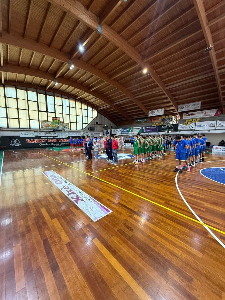 Squadre in campo al PalaGiovani durante il Trofeo Franco Sabatini